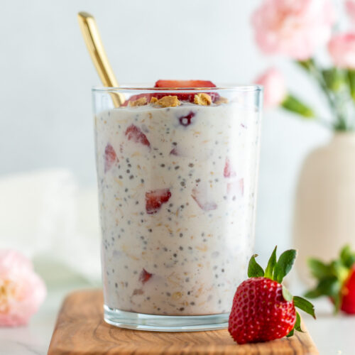 Strawberry Cheesecake Overnight Oats