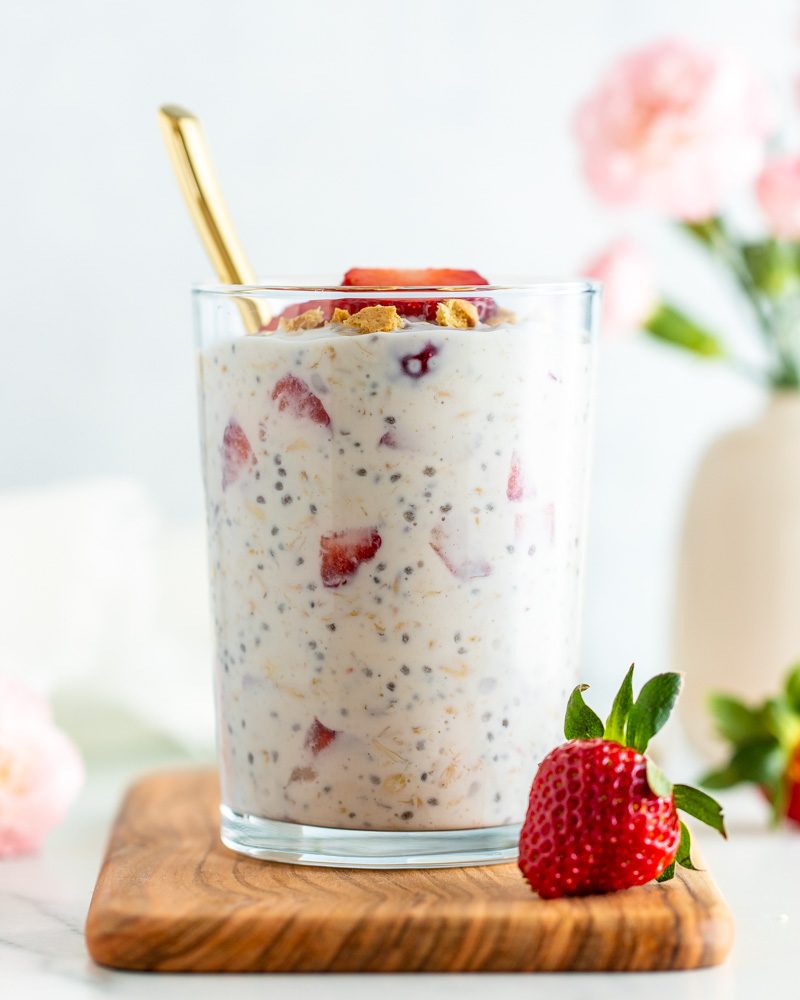 Strawberry Cheesecake Overnight Oats