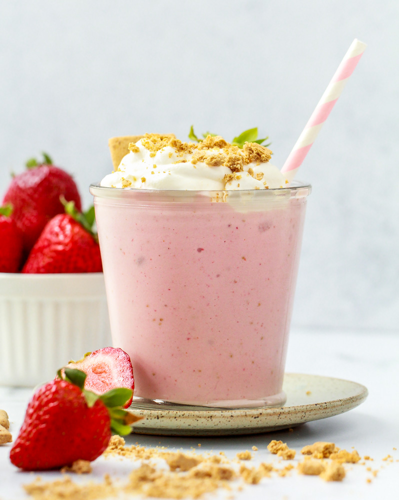 Strawberry Smoothie (4 ingredients!) - Fit Foodie Finds