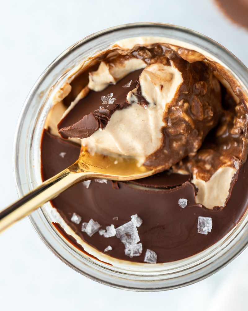 Peanut Butter Cup Protein Overnight Oats - Peanut Butter and Fitness