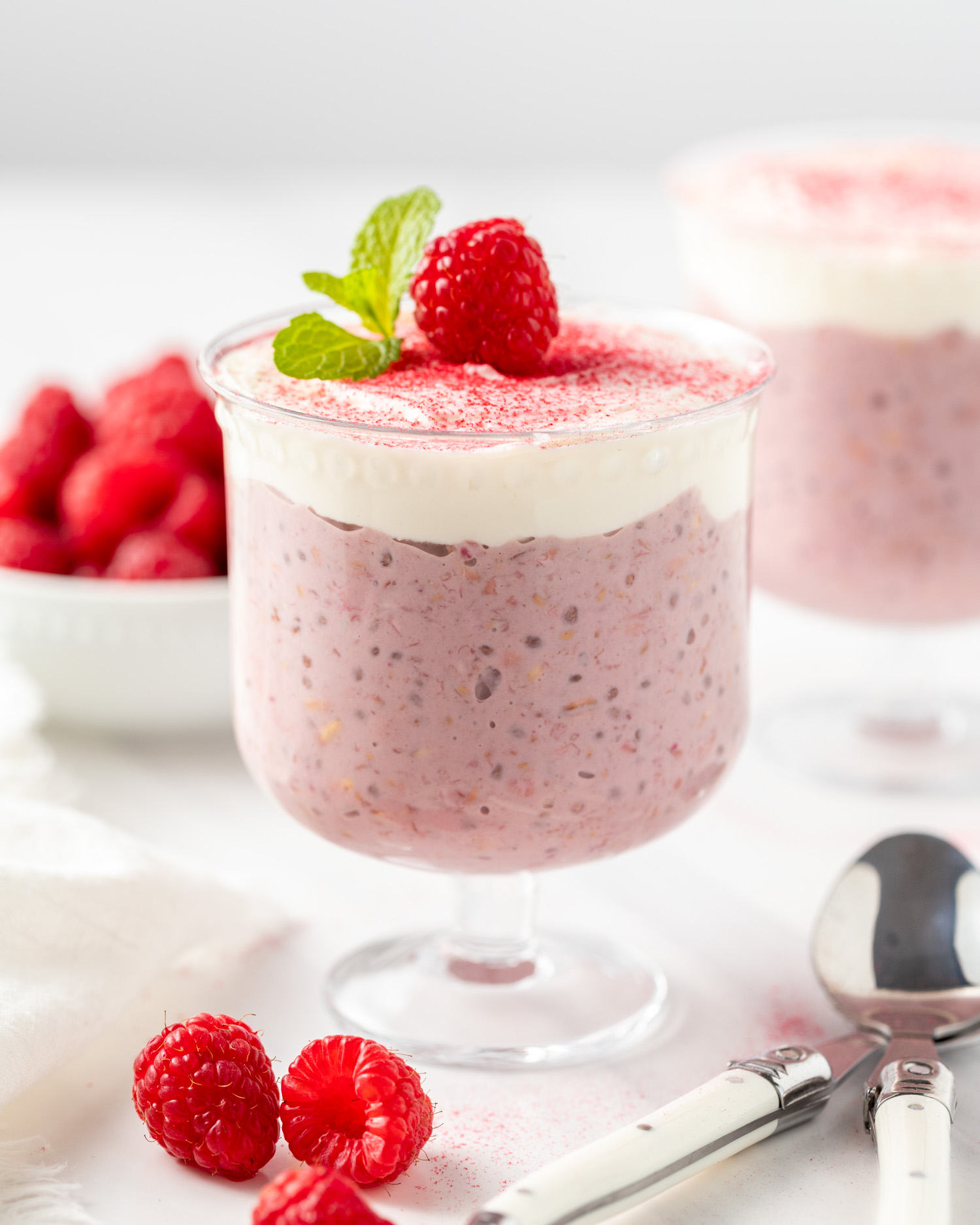 Raspberry Cheesecake Overnight Oats